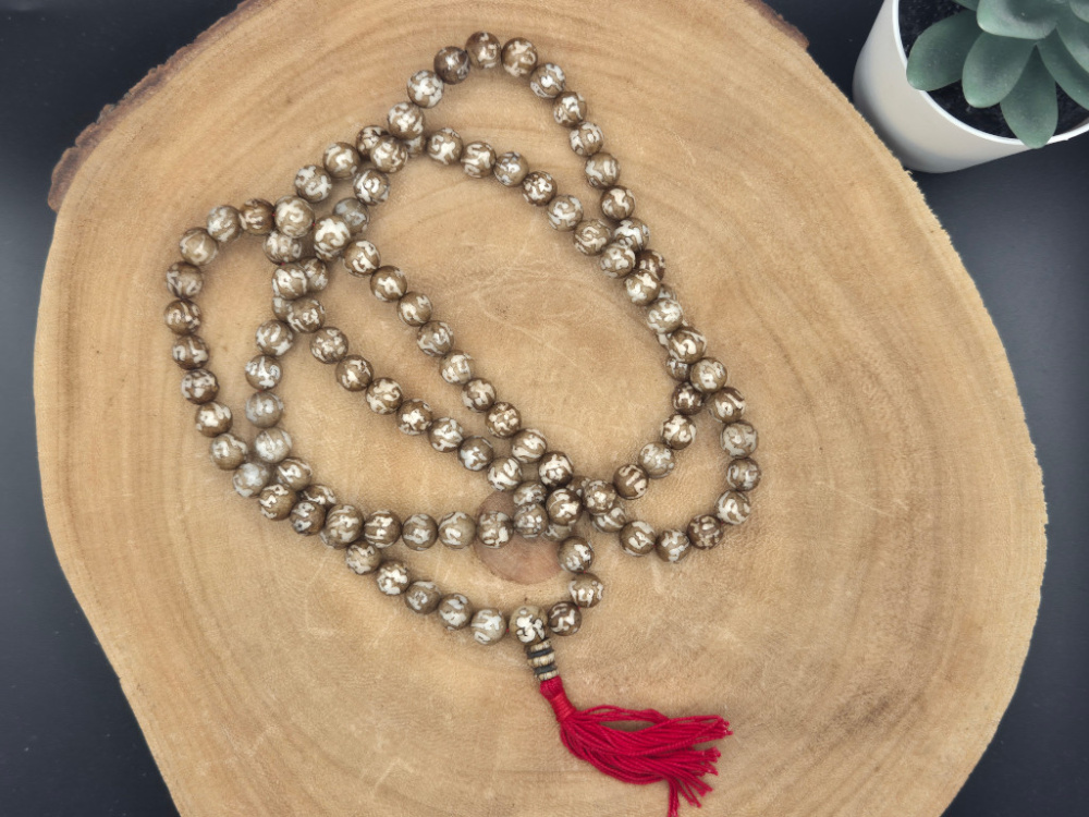 "Om Mane" Mala-Gebetskette | 108+1 Perlen | ca. 8mm